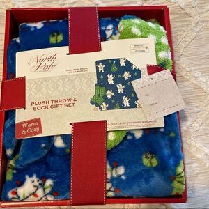 Throw Blanket & Sock set New in box